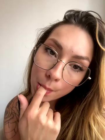 TalullaX live cam screenshot malefemale from France on PornFZ – Fast Free Porn & Live Cams — screenshot #1